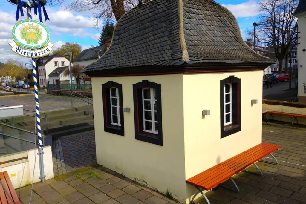Pearl Studio Apart - King Bed - Netflix - Projector - Fast Wi-Fi Trier Exterior foto